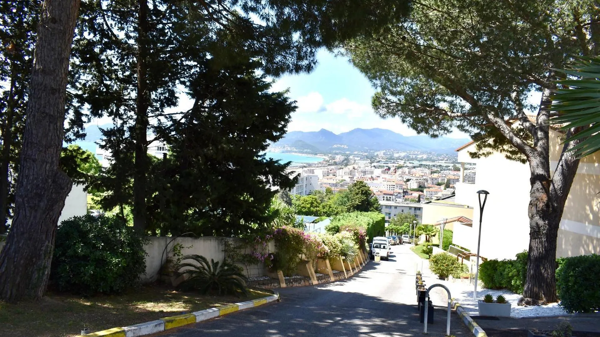 קאן Magnifique Appartement 2 Pieces Au Calme