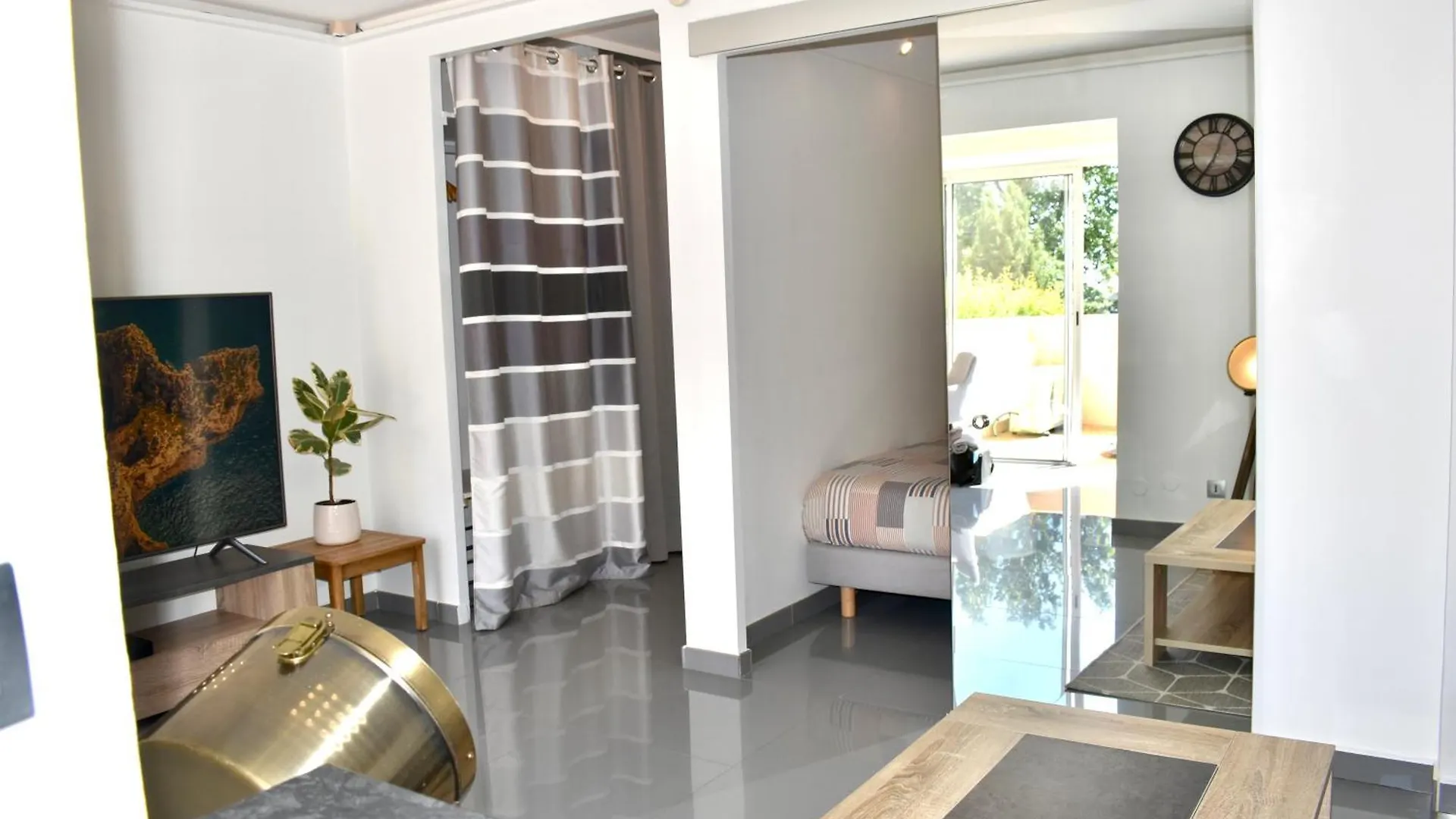 קאן Magnifique Appartement 2 Pieces Au Calme 0*,