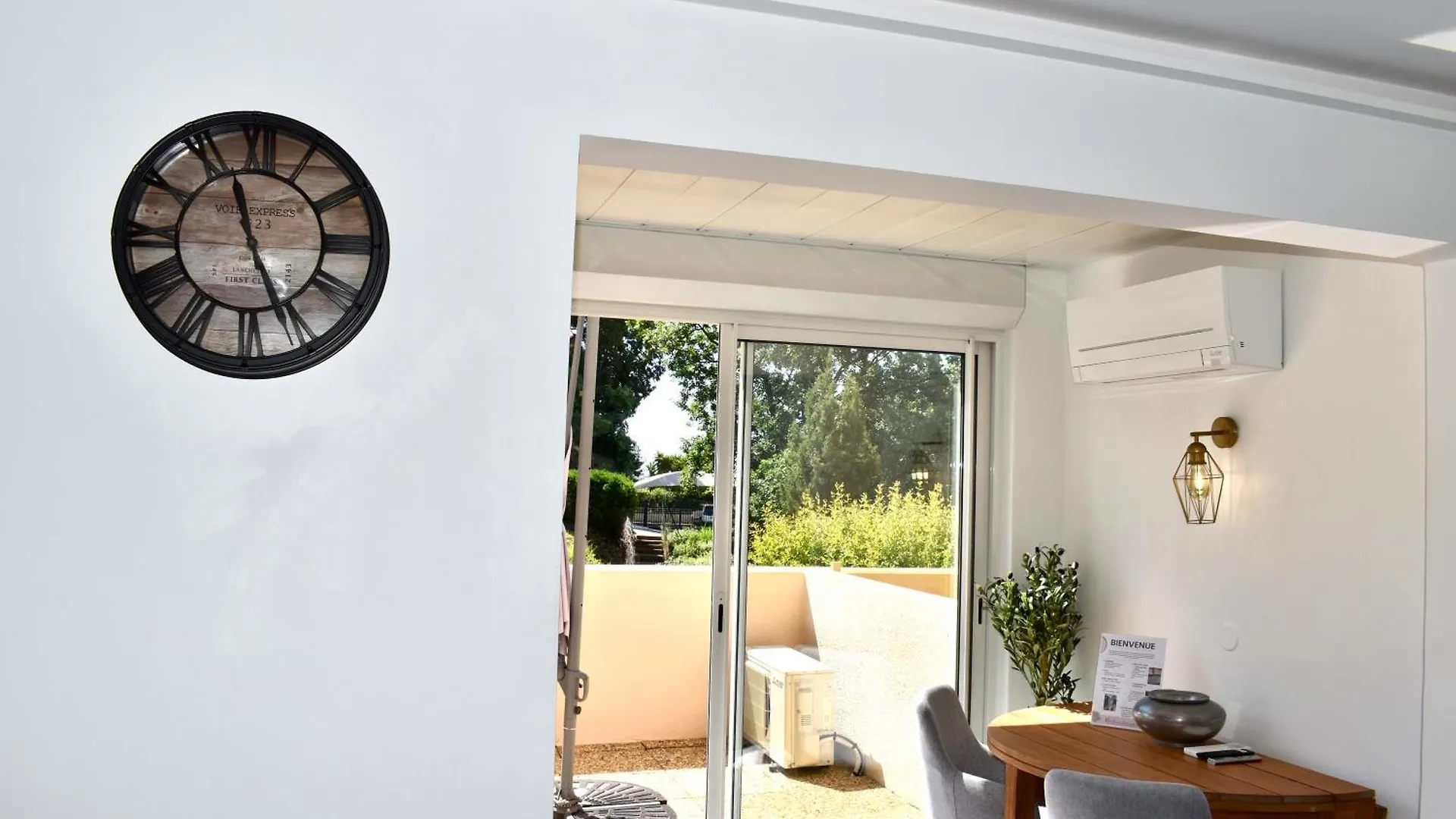 Magnifique Appartement 2 Pieces Au Calme Cannes Apartamento